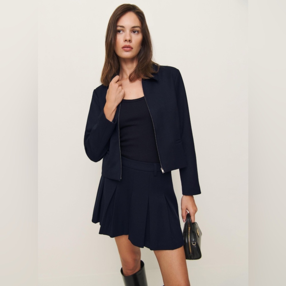 NEW Reformation Brynlee Two Pieces Set Navy - Picture 2 of 11